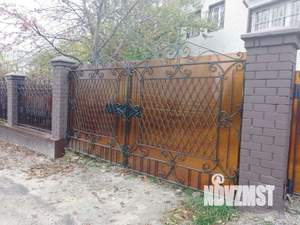 Коттедж 294м&sup2;, 2-этажный, на длительный срок, 