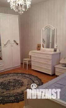 Дом 200м&sup2;, 2-этажный, на длительный срок, 