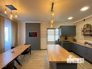 Дом 250м&sup2;, 2-этажный, на длительный срок, 