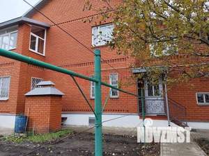 Дом 180м&sup2;, 2-этажный, участок 10 сот.  