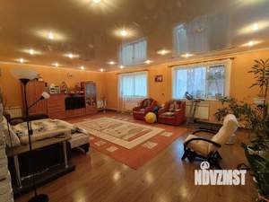Коттедж 230м&sup2;, 2-этажный, участок 21 сот.  