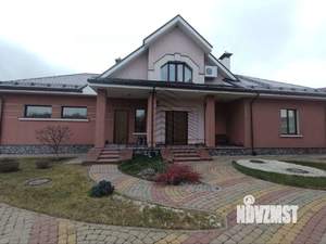 Коттедж 450м&sup2;, 3-этажный, участок 25 сот.  
