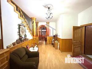 Дом 315м&sup2;, 3-этажный, участок 18 сот.  