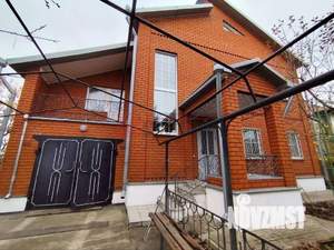 Дом 180м&sup2;, 2-этажный, участок 10 сот.  