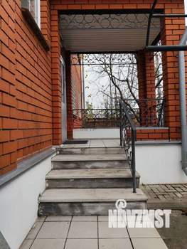 Дом 180м&sup2;, 2-этажный, участок 10 сот.  