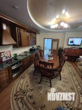 Коттедж 286м&sup2;, 2-этажный, участок 8 сот.  