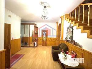 Дом 315м&sup2;, 3-этажный, участок 18 сот.  