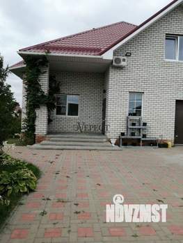 Коттедж 284м&sup2;, 3-этажный, участок 15 сот.  