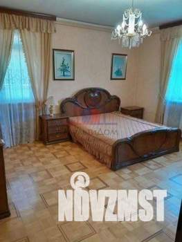Коттедж 212м&sup2;, 3-этажный, участок 11 сот.  