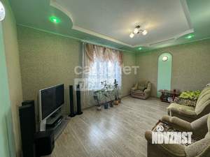 Дом 200м&sup2;, 2-этажный, участок 10 сот.  