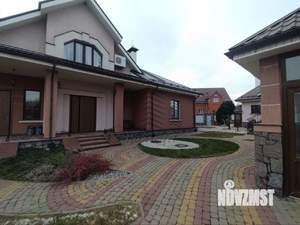 Коттедж 450м&sup2;, 3-этажный, участок 25 сот.  