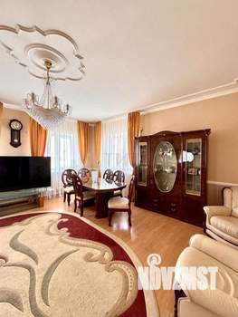 Дом 220м&sup2;, 2-этажный, участок 11 сот.  