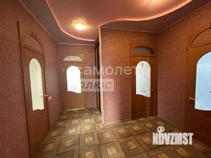 Дом 200м&sup2;, 2-этажный, участок 10 сот.  