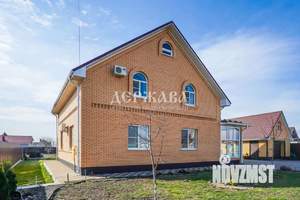 Коттедж 200м&sup2;, 2-этажный, участок 20 сот.  