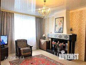 Коттедж 220м&sup2;, 2-этажный, участок 10 сот.  