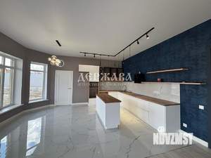 Коттедж 204м&sup2;, 1-этажный, участок 9 сот.  
