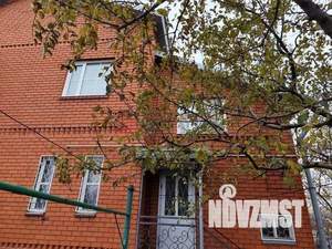 Дом 180м&sup2;, 2-этажный, участок 10 сот.  