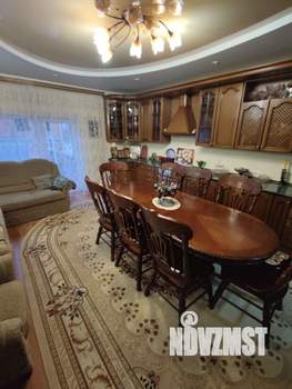 Коттедж 285м&sup2;, 2-этажный, участок 8 сот.  