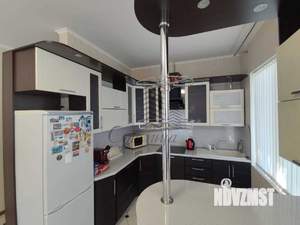 Коттедж 82м&sup2;, 2-этажный, участок 8 сот.  
