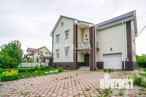 Коттедж 175м&sup2;, 2-этажный, участок 15 сот.  