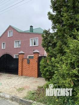 Коттедж 211м&sup2;, 3-этажный, участок 10 сот.  