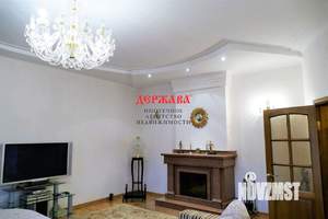 Коттедж 340м&sup2;, 2-этажный, участок 15 сот.  