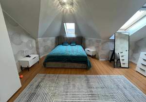 Дом 284м&sup2;, 3-этажный, участок 15 сот.  