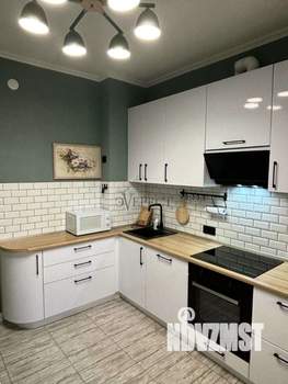 2-к квартира, вторичка, 61м2, 1/5 этаж
