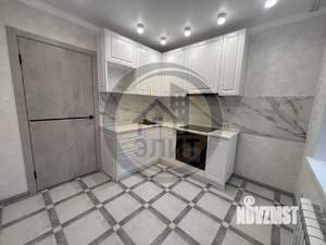 2-к квартира, вторичка, 52м2, 1/9 этаж
