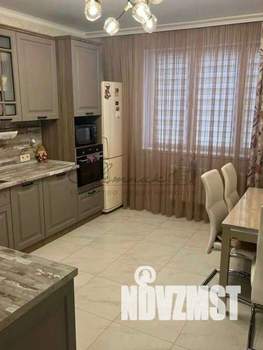 2-к квартира, вторичка, 62м2, 1/10 этаж