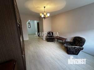 2-к квартира, вторичка, 45м2, 1/4 этаж