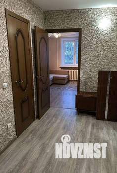 2-к квартира, вторичка, 45м2, 1/4 этаж